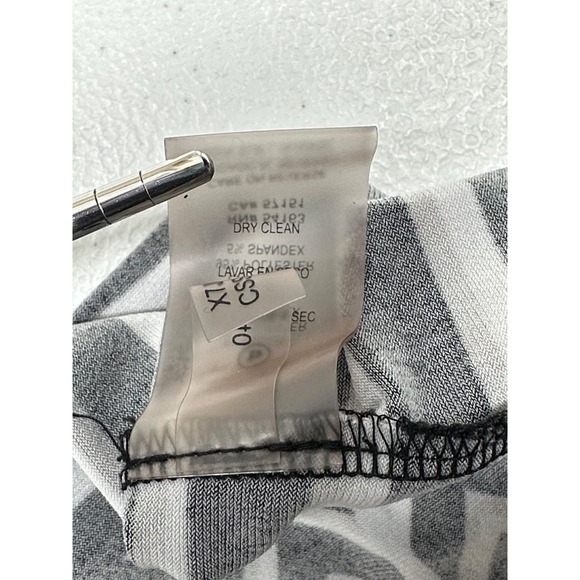 Calvin Klein Top Womens‎ 2X Black White Sleeveless Chevron Stripe Office Stretch - Picture 8 of 10